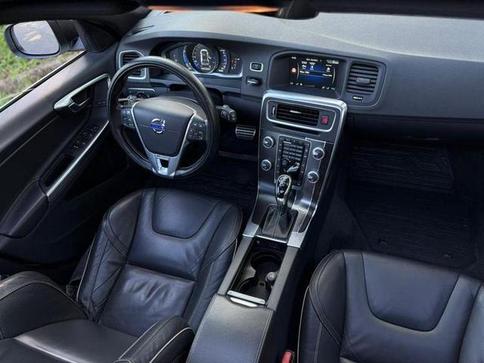 VOLVO V60  T-6 R-DESIGN 3.0 AWD 4p