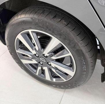 NISSAN VERSA ADVNC CVT