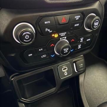 JEEP RENEGADE LNGTD AT