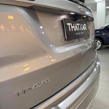 JEEP COMMANDER OVR TD380