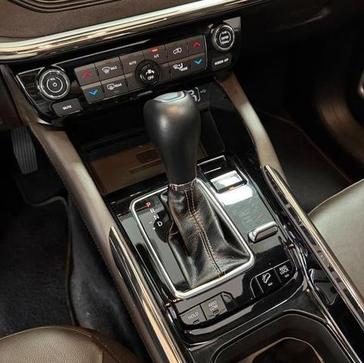 JEEP COMMANDER OVR TD380