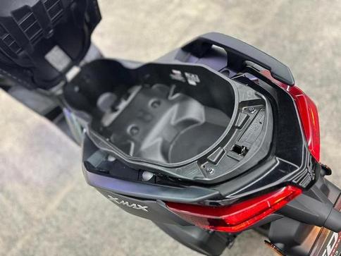 YAMAHA XMAX