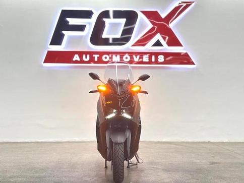 YAMAHA XMAX