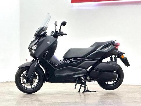 YAMAHA XMAX