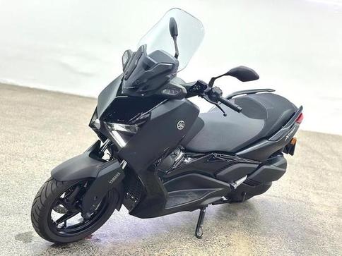 YAMAHA XMAX