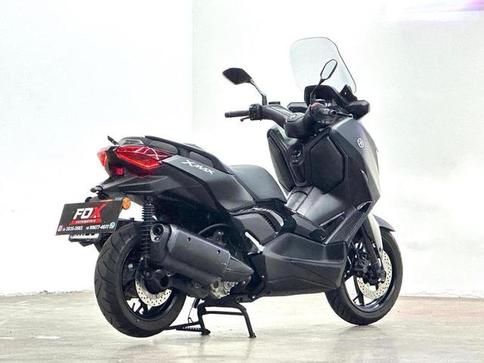 YAMAHA XMAX