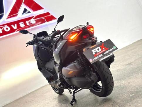 YAMAHA XMAX