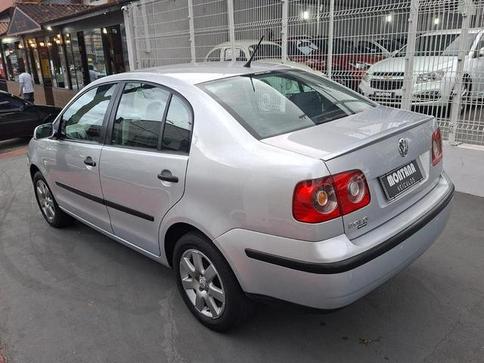 VOLKSWAGEN POLO SEDAN 1.6