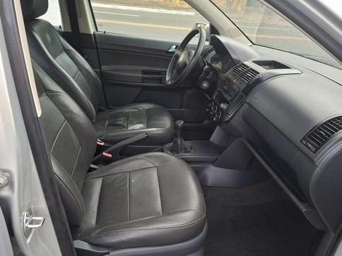 VOLKSWAGEN POLO SEDAN 1.6
