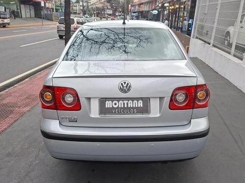 VOLKSWAGEN POLO SEDAN 1.6