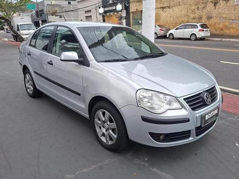 VOLKSWAGEN POLO SEDAN 1.6