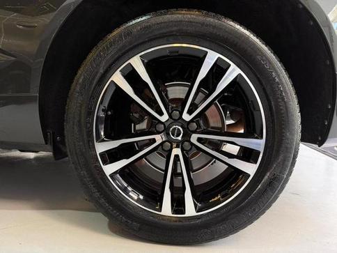 VOLVO XC60 2.0 T5 MOM