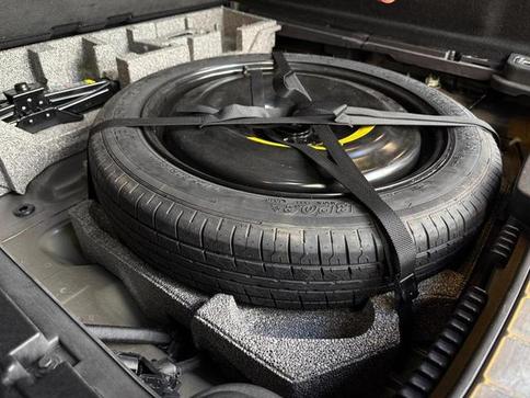 VOLVO XC60 2.0 T5 MOM