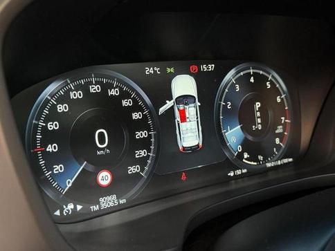 VOLVO XC60 2.0 T5 MOM