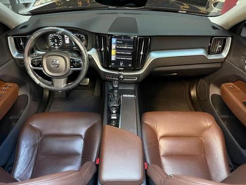 VOLVO XC60 2.0 T5 MOM