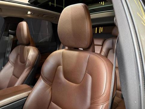 VOLVO XC60 2.0 T5 MOM