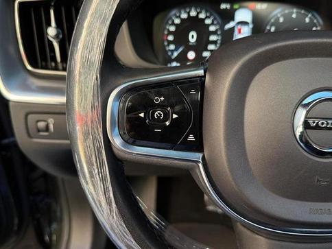 VOLVO XC60 2.0 T5 MOM