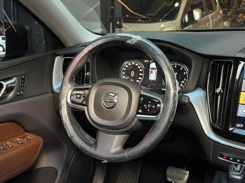 VOLVO XC60 2.0 T5 MOM