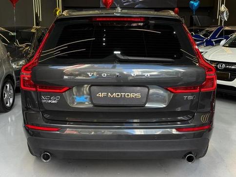 VOLVO XC60 2.0 T5 MOM