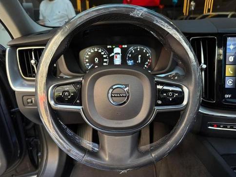 VOLVO XC60 2.0 T5 MOM