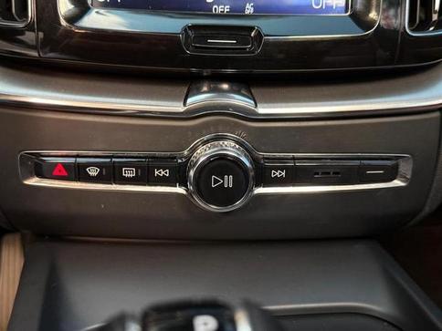 VOLVO XC60 2.0 T5 MOM