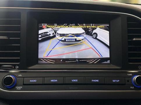 HYUNDAI ELANTRA 2.0 AUT