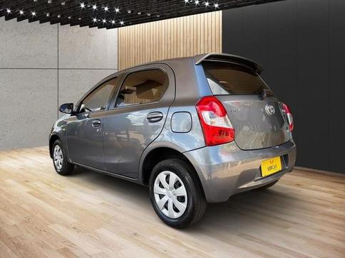 TOYOTA ETIOS HB XS 15