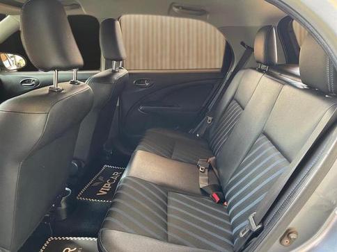 TOYOTA ETIOS HB XS 15