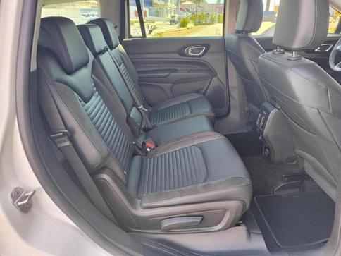 JEEP COMMANDER LIM T270