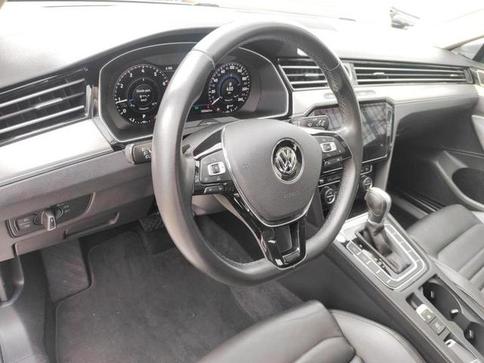 VOLKSWAGEN PASSAT HL TSI AA