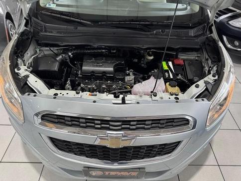 CHEVROLET SPIN 1.8L MT LT
