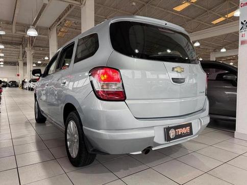 CHEVROLET SPIN 1.8L MT LT