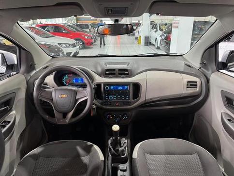 CHEVROLET SPIN 1.8L MT LT