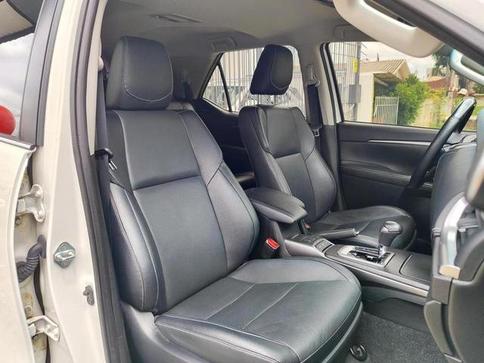 TOYOTA HILUX SW4 SRX 4X4 2.8 TDI 16V DIES. AUT.