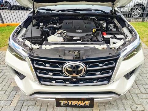 TOYOTA HILUX SW4 SRX 4X4 2.8 TDI 16V DIES. AUT.