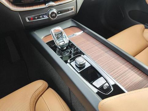 VOLVO XC 60 T-8 ULTIMATE 2.0 AWD (HIBRIDO)