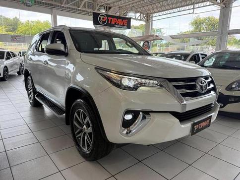 TOYOTA HILUX SW4 SRX 4X4 2.8 TDI 16V DIES. AUT.