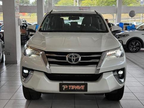 TOYOTA HILUX SW4 SRX 4X4 2.8 TDI 16V DIES. AUT.