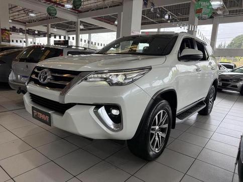 TOYOTA HILUX SW4 SRX 4X4 2.8 TDI 16V DIES. AUT.