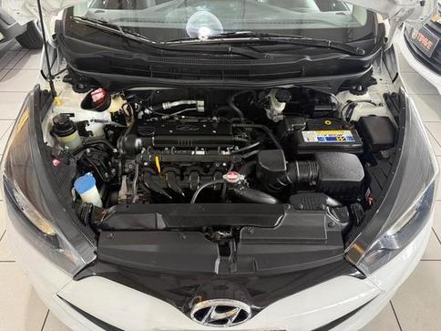 HYUNDAI HB20S 1.6 COMFORT PLUS 16V FLEX 4P MANUAL