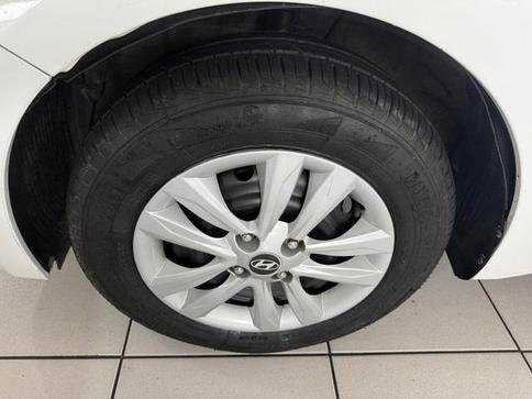 HYUNDAI HB20S 1.6 COMFORT PLUS 16V FLEX 4P MANUAL