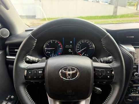 TOYOTA HILUX SW4 SRX 4X4 2.8 TDI 16V DIES. AUT.