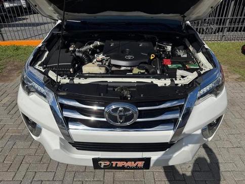 TOYOTA HILUX SW4 SRX 4X4 2.8 TDI 16V DIES. AUT.