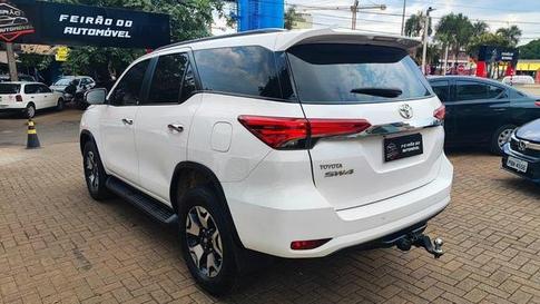 TOYOTA HILUX SW4 4X2 SR 2.7 16V