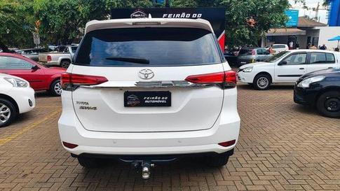 TOYOTA HILUX SW4 4X2 SR 2.7 16V