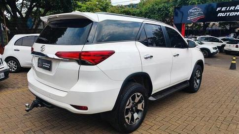 TOYOTA HILUX SW4 4X2 SR 2.7 16V